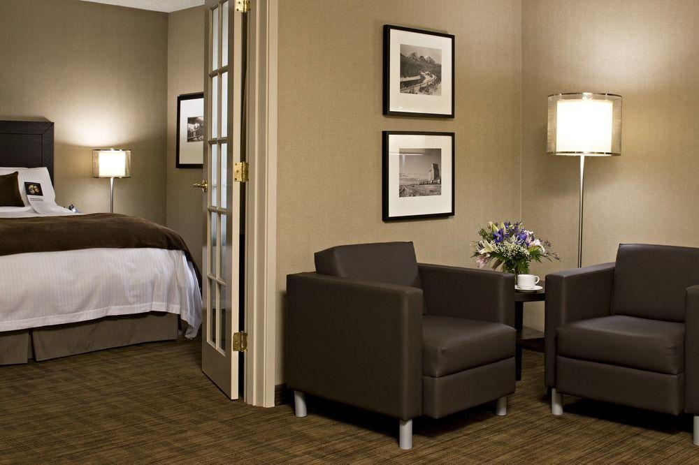 Hotel Delta Airport In-terminal Calgary