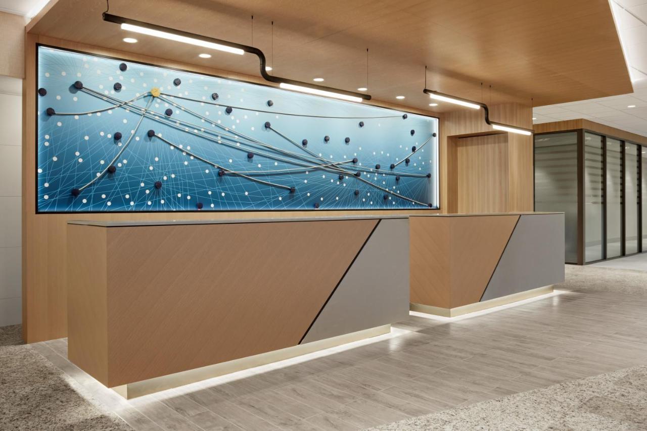 Delta Airport In-terminal 4*
