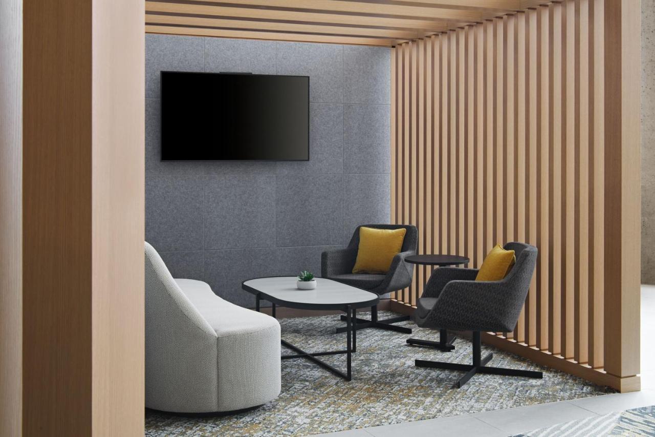 Delta Airport In-terminal Hotel