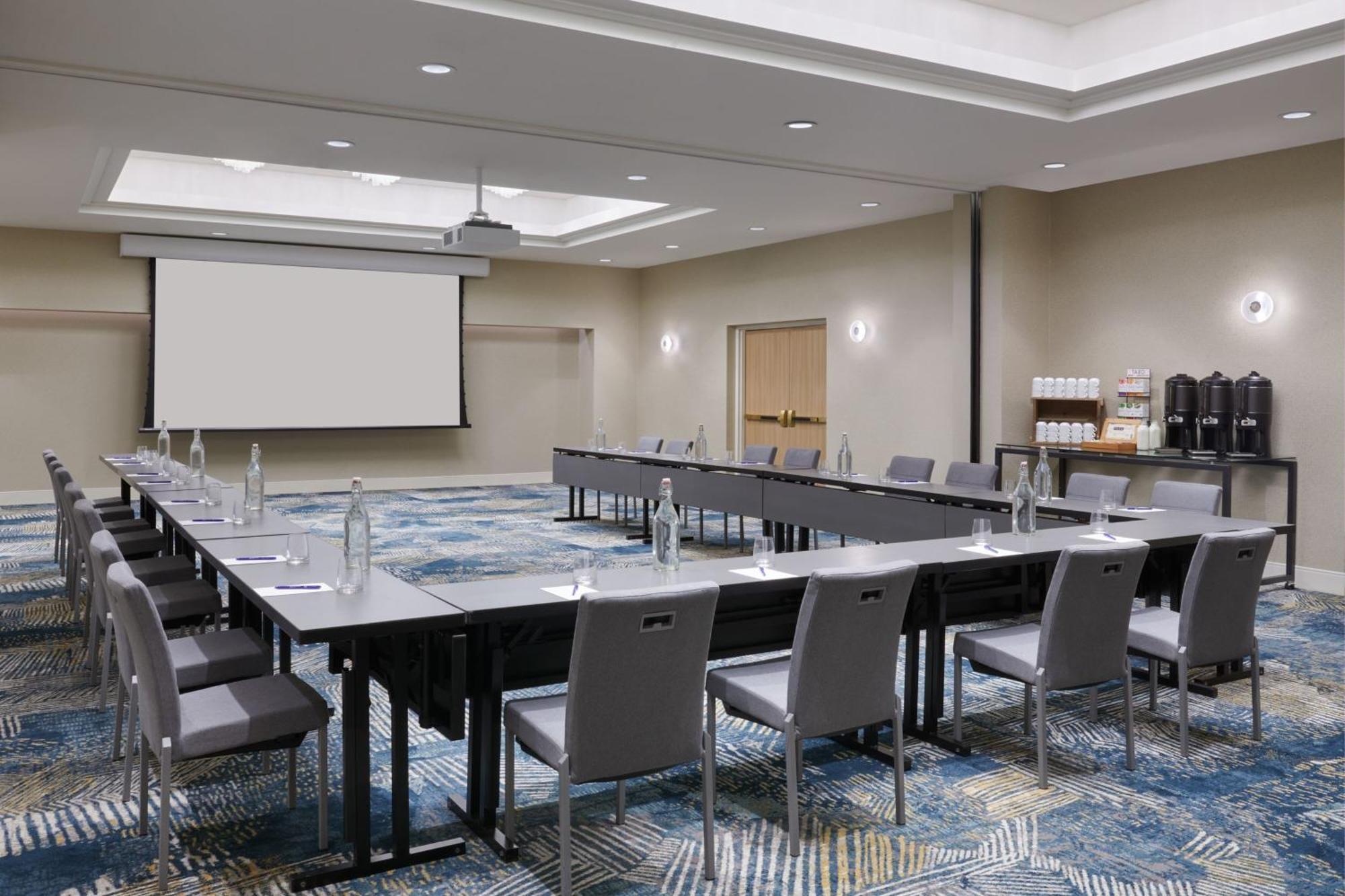 Delta Airport In-terminal Hotel 4*
