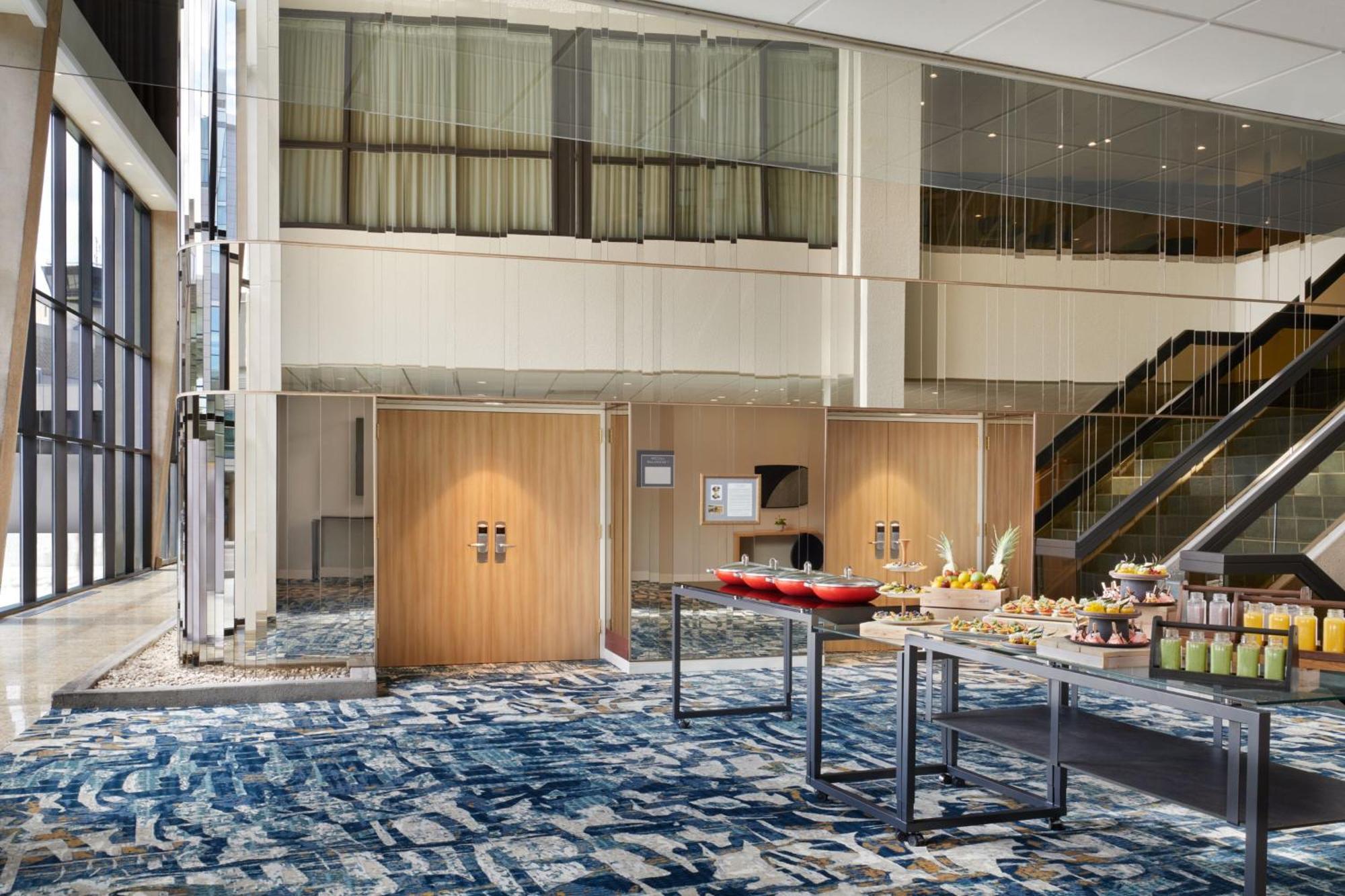 Delta Airport In-terminal Hotel Calgary